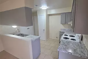 1225 Oakbluff Dr, Lancaster, TX 75146 - Photo 3