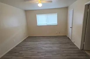 1225 Oakbluff Dr, Lancaster, TX 75146 - Photo 5