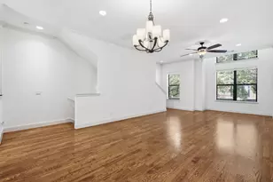 636 E Bluff St, Fort Worth, TX 76102 - Photo 9