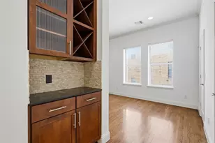636 E Bluff St, Fort Worth, TX 76102 - Photo 5