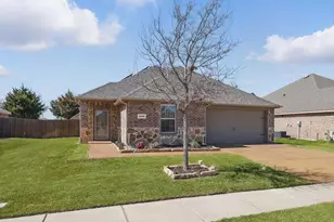 1530 Woodlake Dr, Waxahachie, TX 75165 - Photo 1