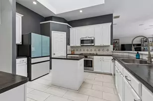 5809 Southmoor Ln, The Colony, TX 75056 - Photo 7