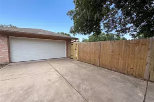 1902 Goliad Dr, Garland, TX 75042 - Photo 17