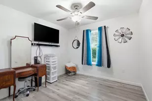 216 E Clay St, Bowie, TX 76230 - Photo 13