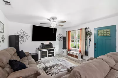 216 E Clay Street, Bowie, TX 76230 - Photo 7