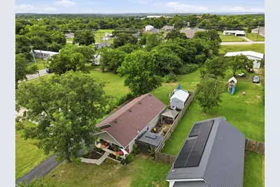 216 E Clay Street, Bowie, TX 76230 - Photo 23