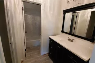 2027 Parkside Ct, Grapevine, TX 76051 - Photo 5