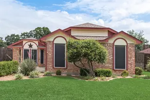 302 Manana Dr, Grand Prairie, TX 75050 - Photo 35