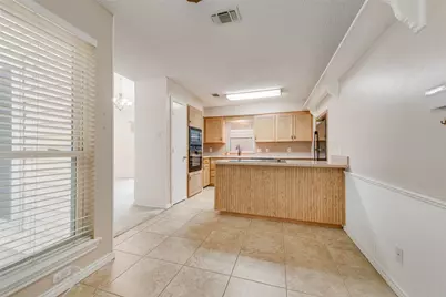 302 Manana Drive, Grand Prairie, TX 75050 - Photo 11