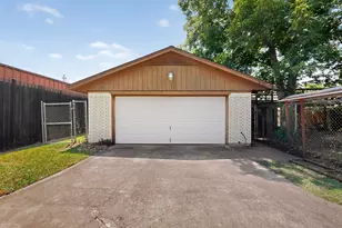 7117 Hunnicut Rd, Dallas, TX 75227 - Photo 39