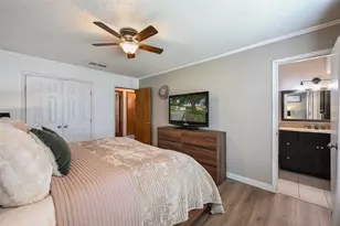 4421 Tiptop St, Haltom City, TX 76117 - Photo 15