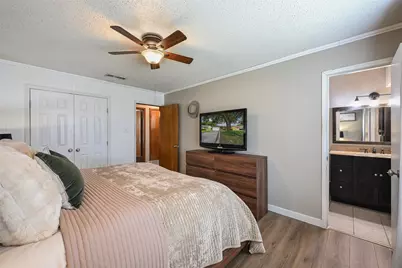 4421 Tiptop Street, Haltom City, TX 76117 - Photo 15