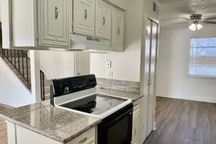 2310 Chapel Hill Ln, Arlington, TX 76014 - Photo 5