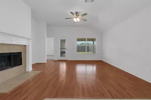 715 W Milton Dr, Arlington, TX 76001 - Photo 11