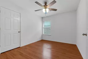 715 W Milton Dr, Arlington, TX 76001 - Photo 17