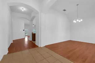 715 W Milton Dr, Arlington, TX 76001 - Photo 3