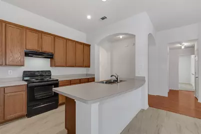 715 W Milton Drive, Arlington, TX 76001 - Photo 9