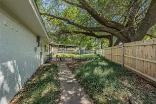 1806 Hilltop Ln, Pantego, TX 76013 - Photo 3