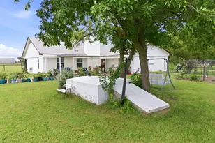 698 Hackberry Rd, Van Alstyne, TX 75495 - Photo 25