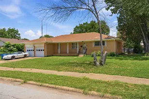 927 Poinsettia Dr, Lancaster, TX 75146 - Photo 3