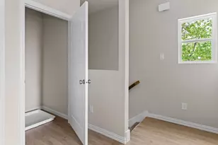 320 W Gambrell St, Fort Worth, TX 76115 - Photo 17