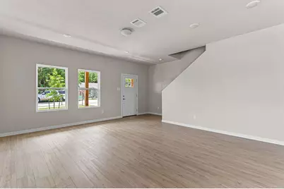 320 W Gambrell Street, Fort Worth, TX 76115 - Photo 5