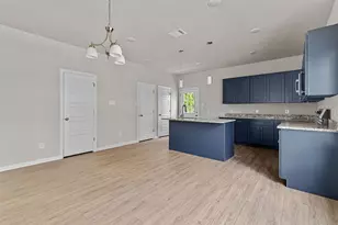 320 W Gambrell St, Fort Worth, TX 76115 - Photo 7