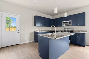 320 W Gambrell St, Fort Worth, TX 76115 - Photo 9