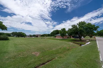 8812 Bellechase Road, Granbury, TX 76049 - Photo 11