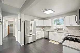 1001 N Carroll Blvd, Denton, TX 76201 - Photo 5