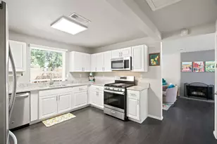 1001 N Carroll Blvd, Denton, TX 76201 - Photo 5