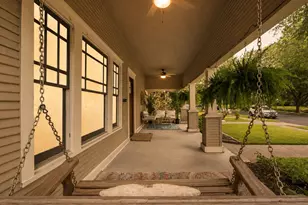 206 S Edgefield Ave, Dallas, TX 75208 - Photo 3