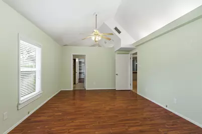 311 W 7th Street, Irving, TX 75060 - Photo 9