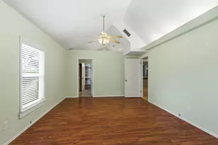 311 W 7th St, Irving, TX 75060 - Photo 9