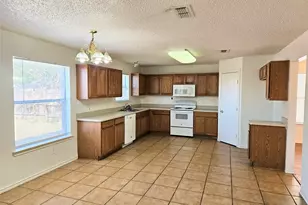8405 3 Bars Dr, Fort Worth, TX 76179 - Photo 5