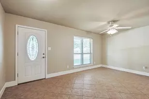 218 Raintree Dr, Highland Village, TX 75077 - Photo 3