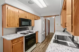 605 S Ricketts St, Sherman, TX 75092 - Photo 11
