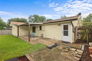 605 S Ricketts St, Sherman, TX 75092 - Photo 33