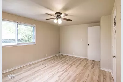 110 W Shadowwood Street, Gun Barrel City, TX 75156 - Photo 17