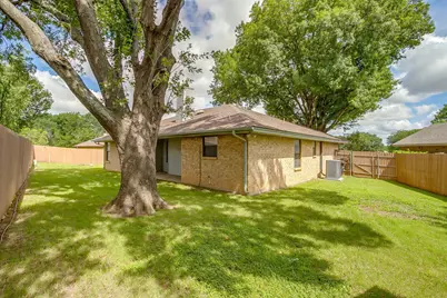 9020 Wessex Court, Fort Worth, TX 76134 - Photo 17