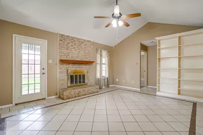 9020 Wessex Court, Fort Worth, TX 76134 - Photo 7
