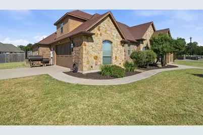 102 Brock Court, Millsap, TX 76066 - Photo 3