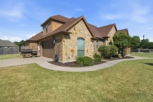 102 Brock Ct, Millsap, TX 76066 - Photo 5