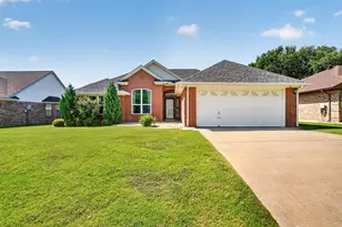 1513 Hayloft Ln, Granbury, TX 76048 - Photo 3