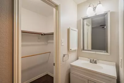 6402 Valleybrooke Court, Arlington, TX 76001 - Photo 31