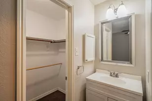 6402 Valleybrooke Ct, Arlington, TX 76001 - Photo 31