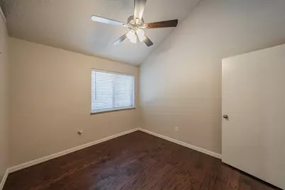 6402 Valleybrooke Court, Arlington, TX 76001 - Photo 19