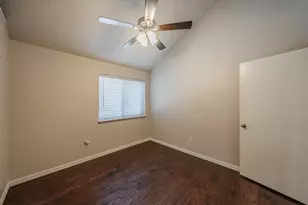 6402 Valleybrooke Ct, Arlington, TX 76001 - Photo 19