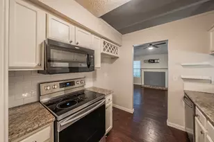 6402 Valleybrooke Ct, Arlington, TX 76001 - Photo 9