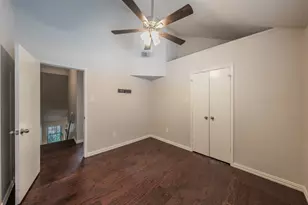 6402 Valleybrooke Ct, Arlington, TX 76001 - Photo 17